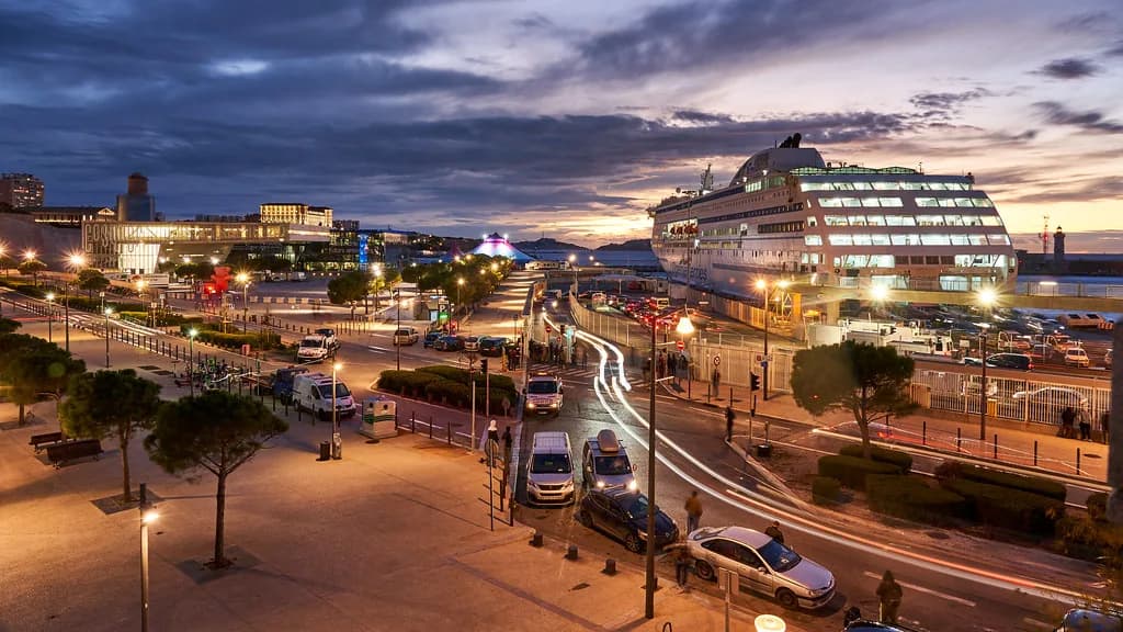 What to wear in Marseille